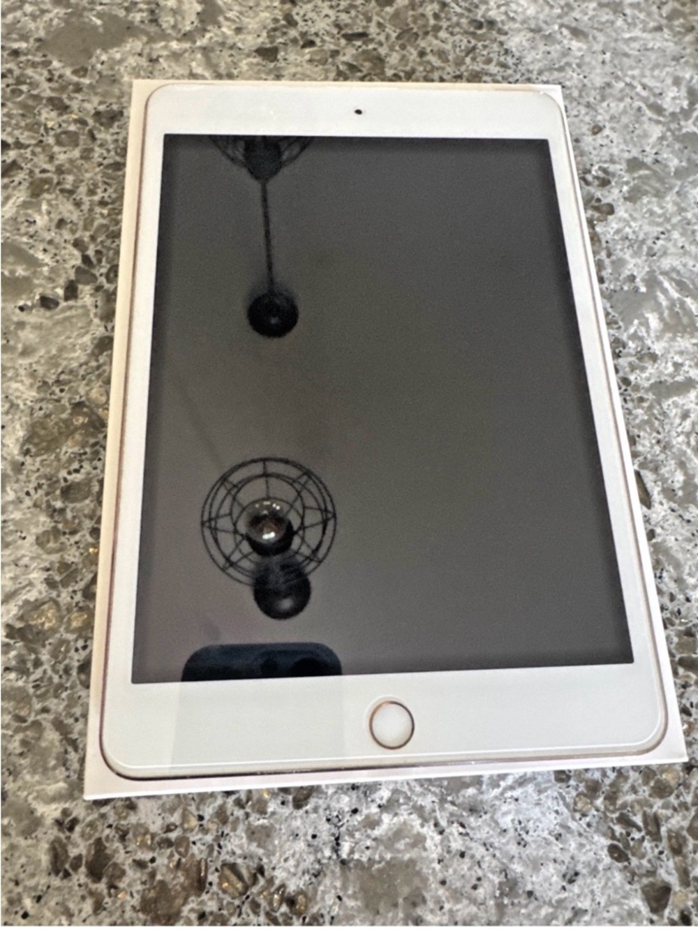 Apple iPad Mini 4th Generation 128GB Gold, Excellent Condition